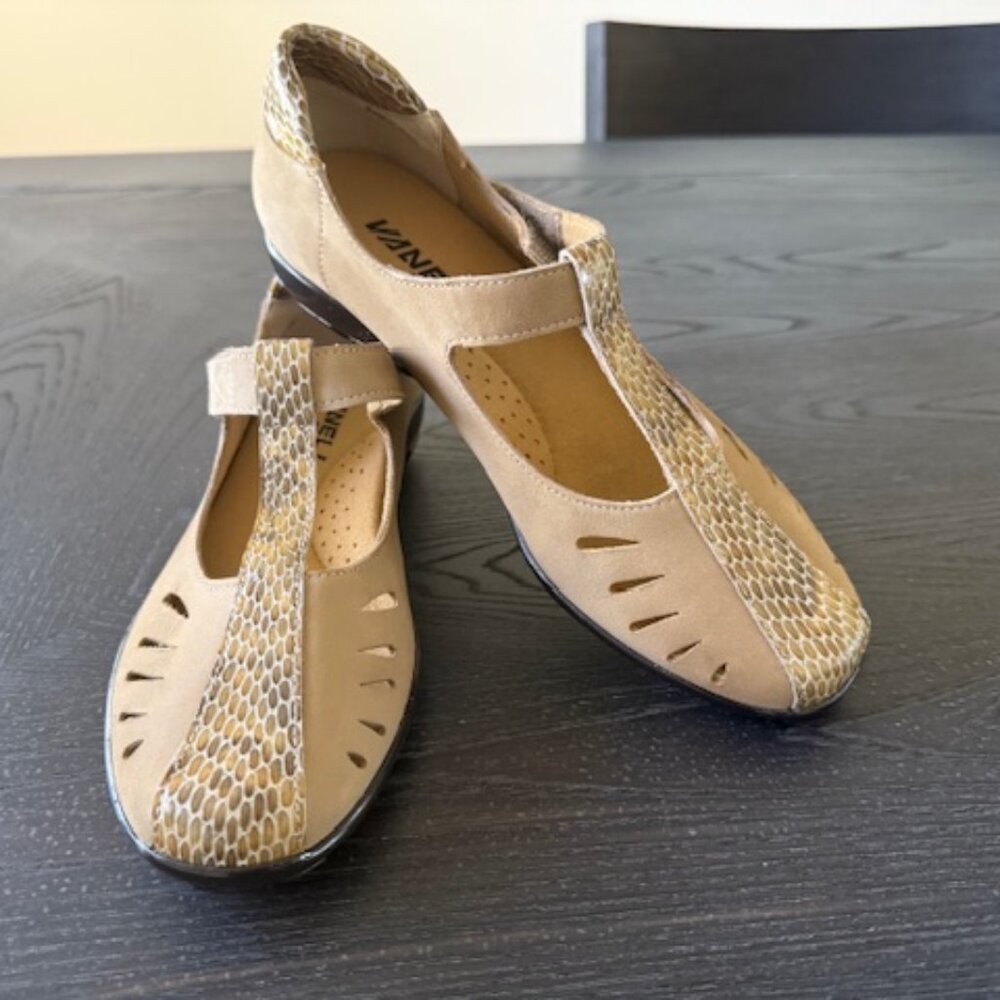 Vaneli Sport Shoes